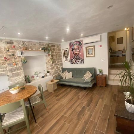 Kaštela Apartman Oleandar מראה חיצוני תמונה