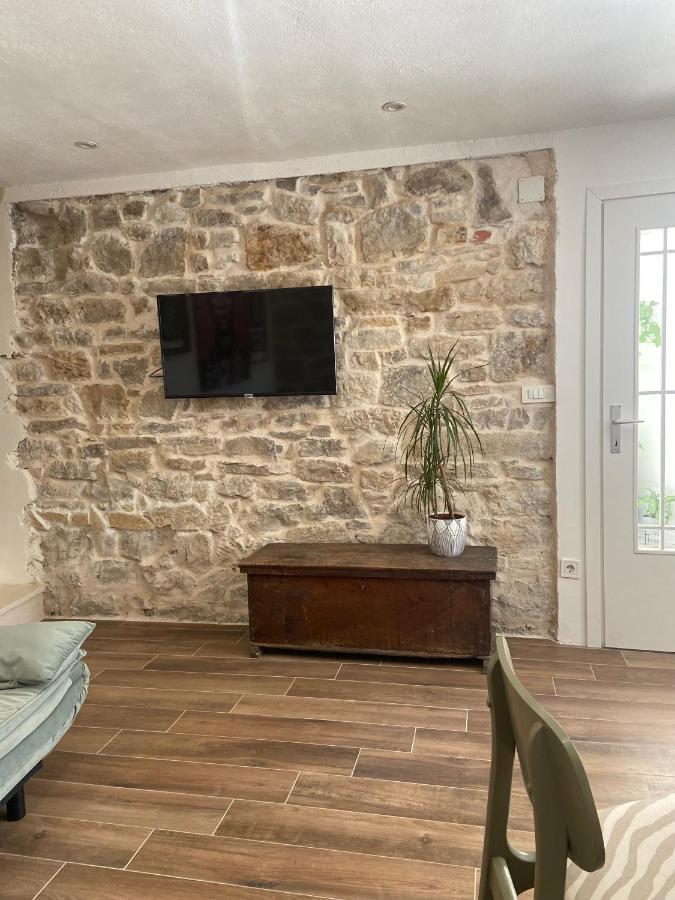 Kaštela Apartman Oleandar מראה חיצוני תמונה