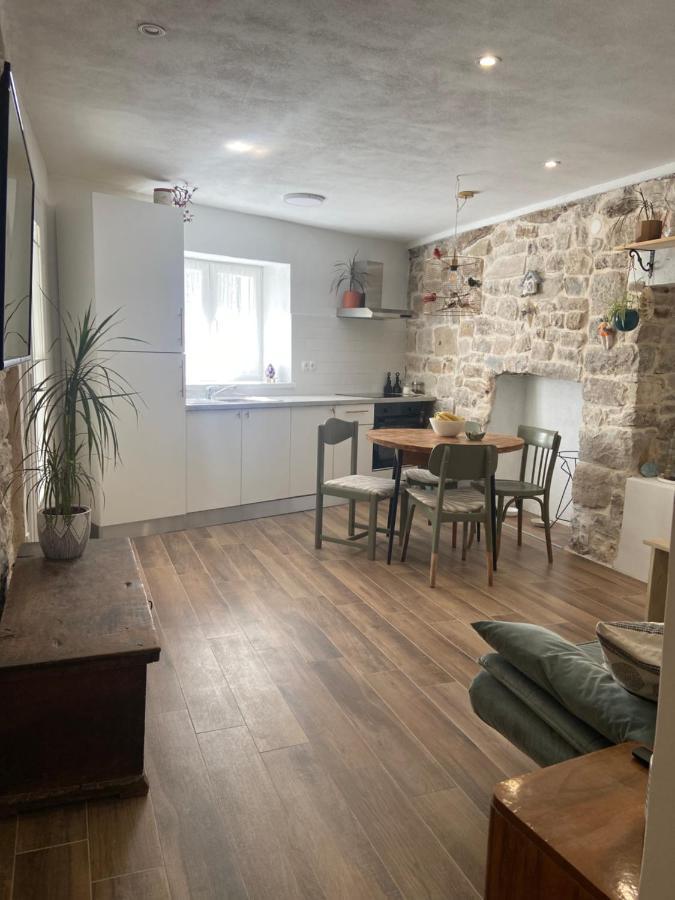 Kaštela Apartman Oleandar מראה חיצוני תמונה