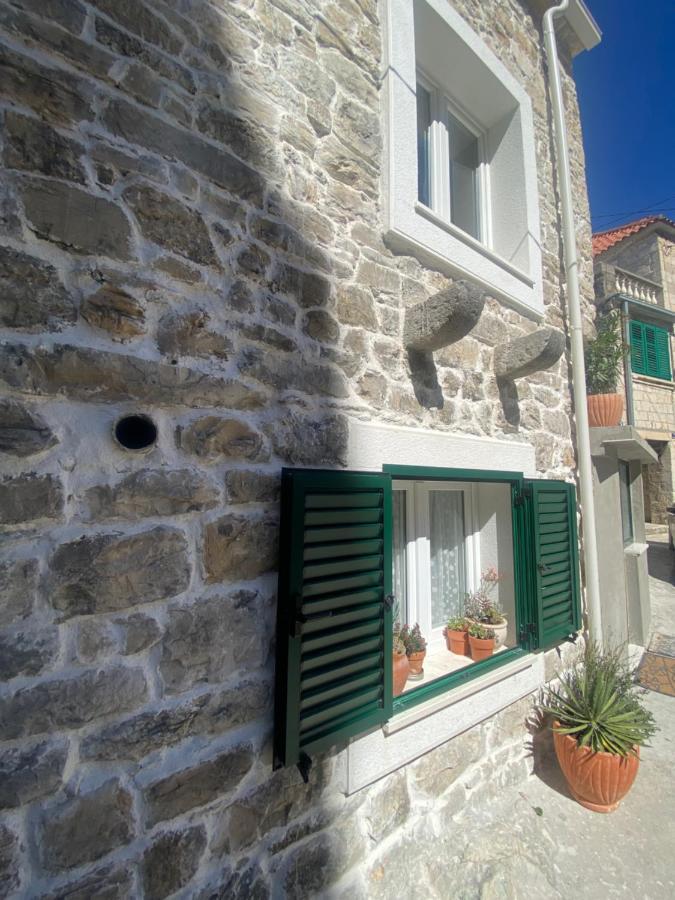 Kaštela Apartman Oleandar מראה חיצוני תמונה