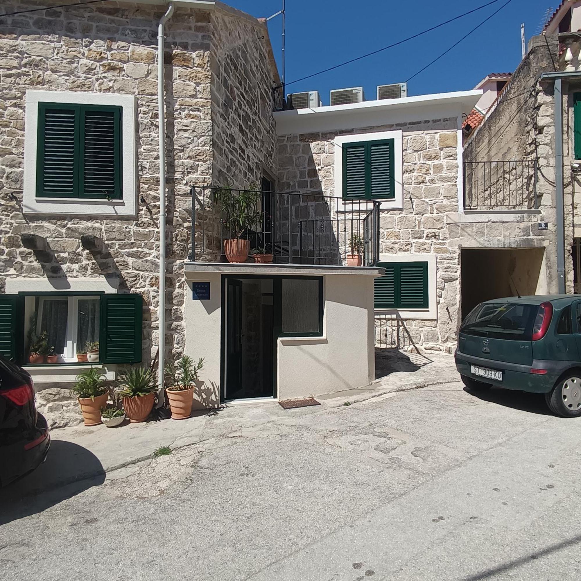Kaštela Apartman Oleandar מראה חיצוני תמונה