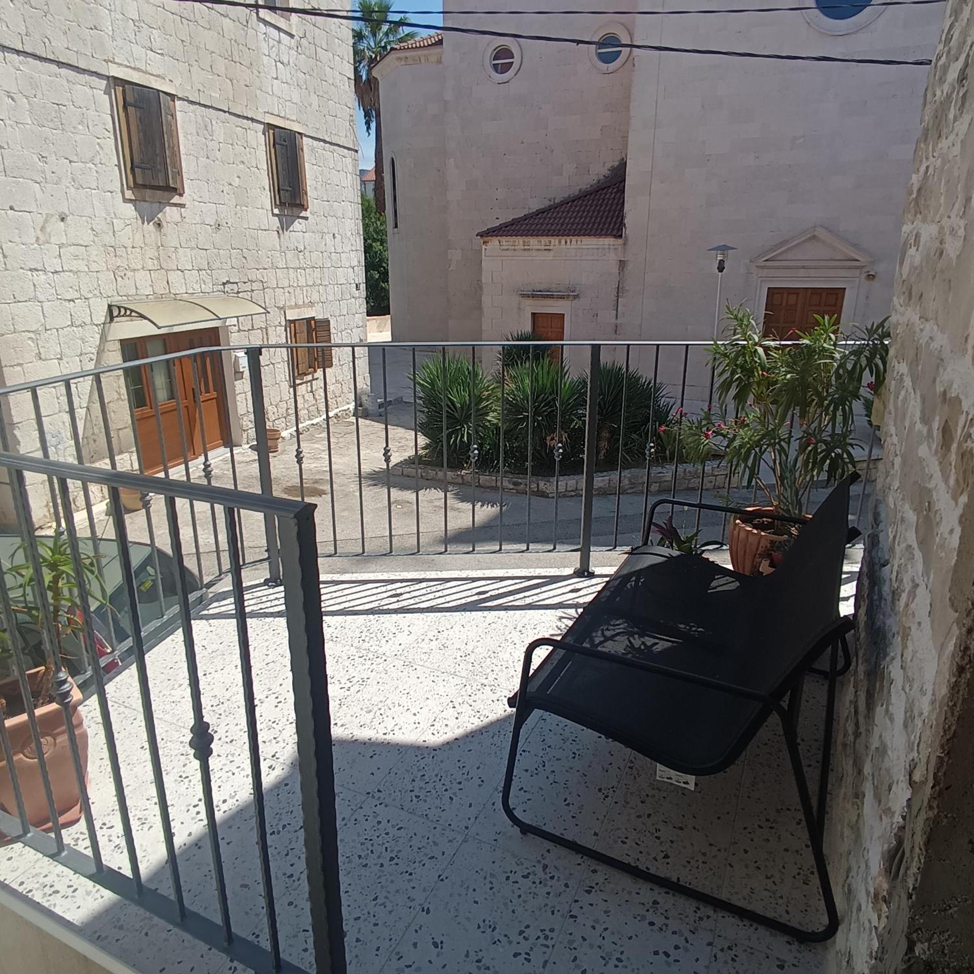 Kaštela Apartman Oleandar מראה חיצוני תמונה